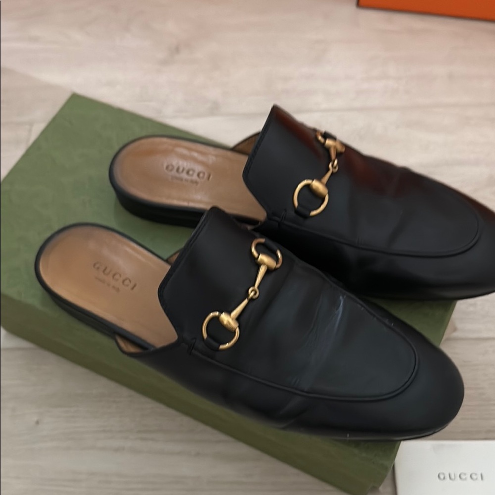 Gucci Black Leather Horsebit Mule Clogs with Gold Hardware - Picture 4 of 5